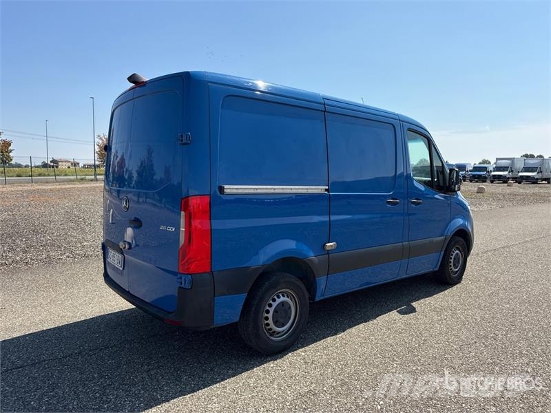 Mercedes-Benz Sprinter 211 CDi Cargo Van Utilitaire