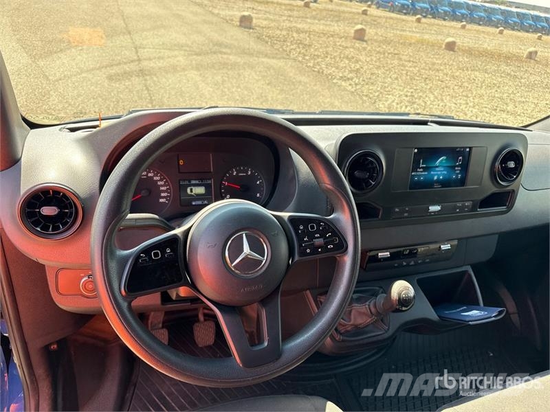 Mercedes-Benz Sprinter 211 CDi Cargo Van Utilitaire