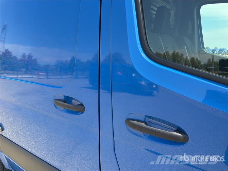 Mercedes-Benz Sprinter 211 CDi Cargo Van Lieferwagen