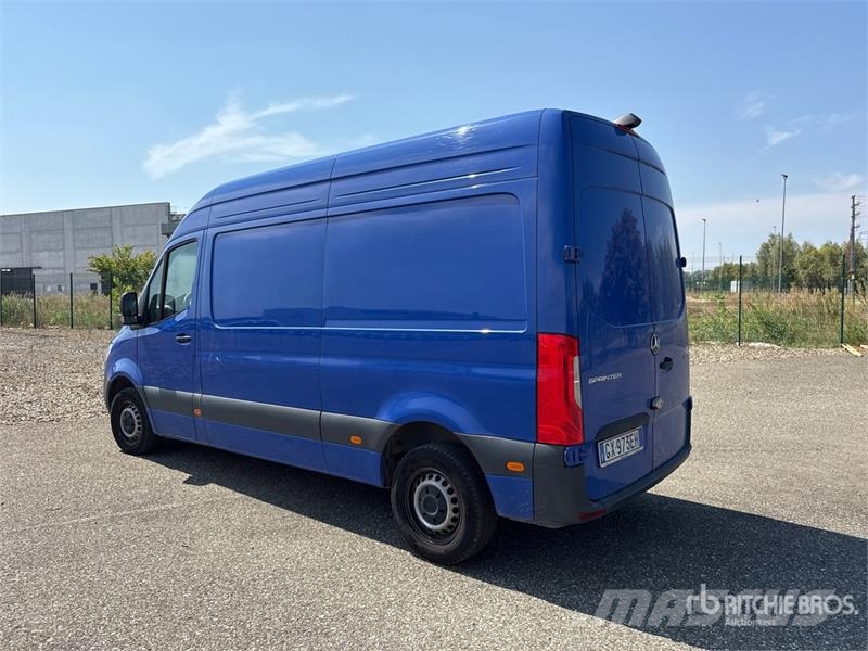 Mercedes-Benz Sprinter 311CDI Cargo Van Dodávky