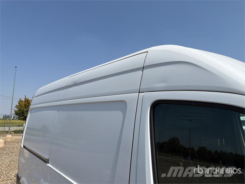 Mercedes-Benz Sprinter 311CDI Cargo Van Pakettiautot