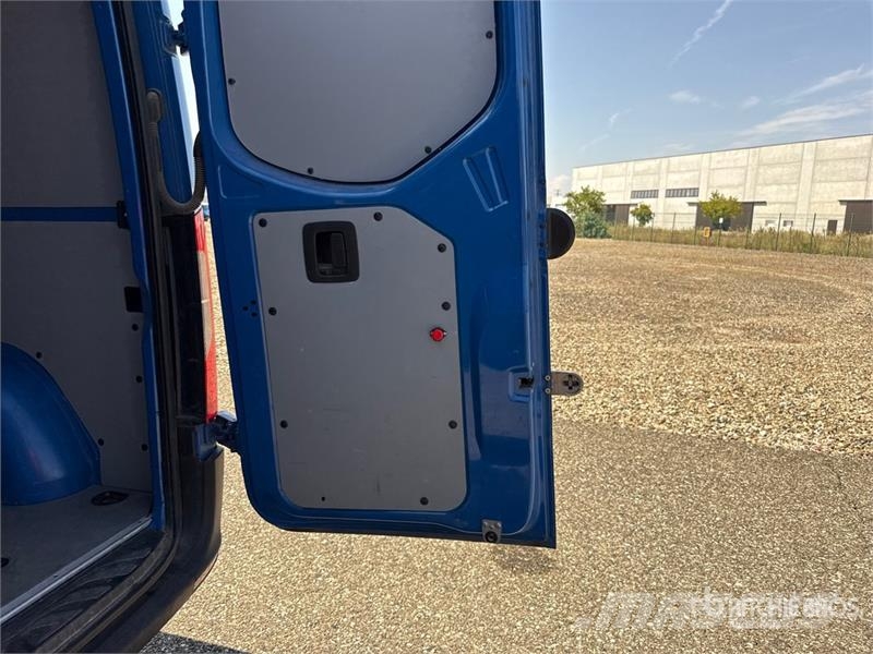 Mercedes-Benz Sprinter 211 CDi Cargo Van Utilitaire