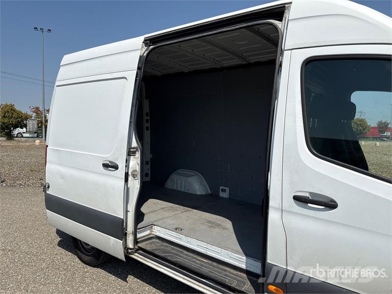 Mercedes-Benz Sprinter 314CDI Cargo Van Pakettiautot