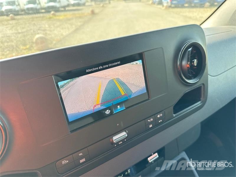 Mercedes-Benz Sprinter 311CDI Cargo Van Utilitaire
