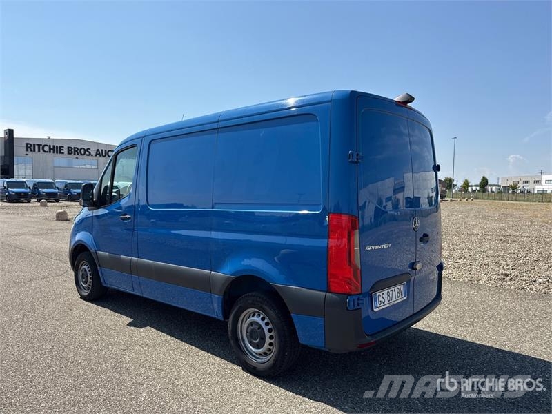 Mercedes-Benz Sprinter 211 CDi Cargo Van Utilitaire