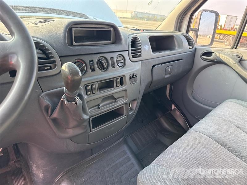 Mercedes-Benz SPRINTER Cargo Van (Inoperable) شاحنة مقفلة
