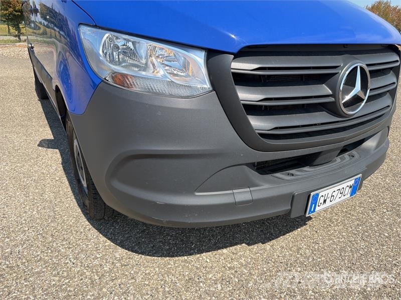 Mercedes-Benz Sprinter 311CDI Cargo Van Utilitaire
