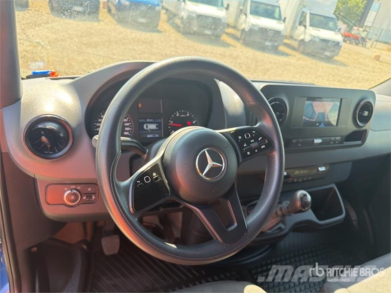 Mercedes-Benz Sprinter 211 CDi Cargo Van Utilitaire