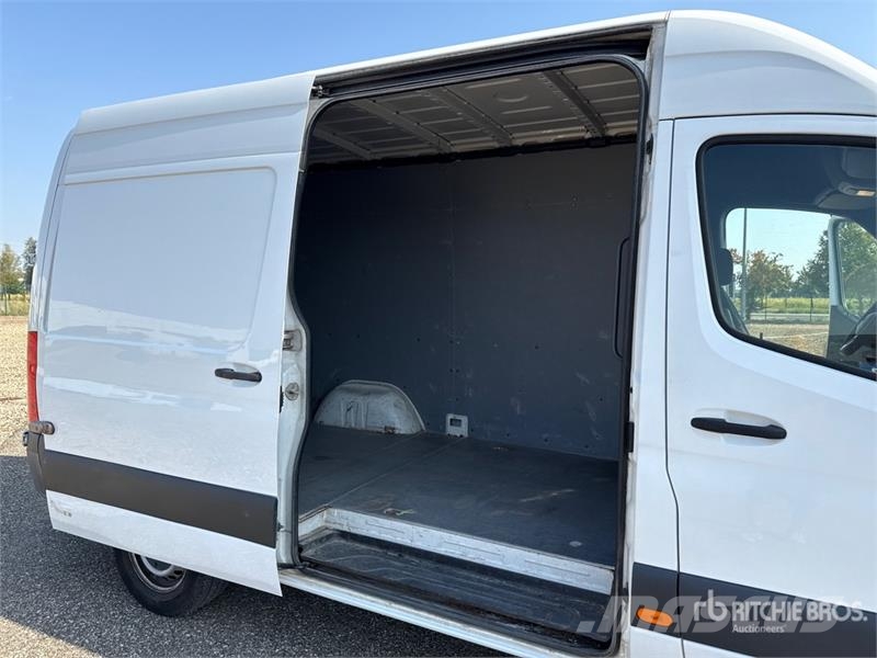 Mercedes-Benz Sprinter 314CDI Cargo Van Pakettiautot