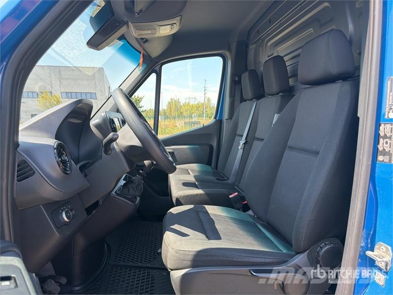 Mercedes-Benz Sprinter 211 CDi Cargo Van Utilitaire