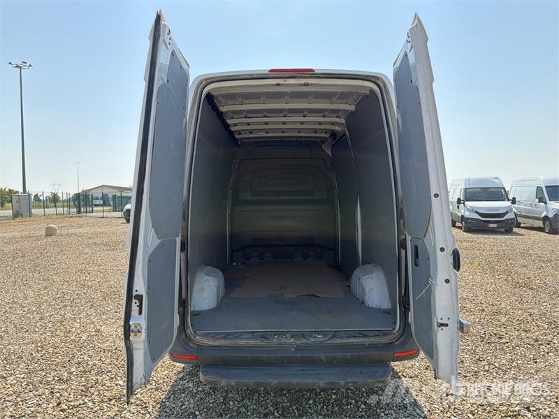 Mercedes-Benz Sprinter 314CDI Cargo Van Pakettiautot