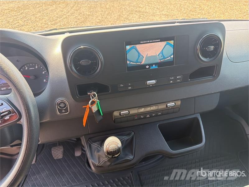 Mercedes-Benz Sprinter 211 CDi Cargo Van Utilitaire
