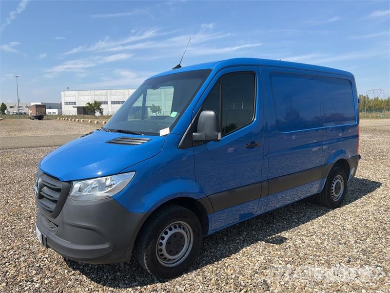 Mercedes-Benz Sprinter 211 CDi Cargo Van Utilitaire