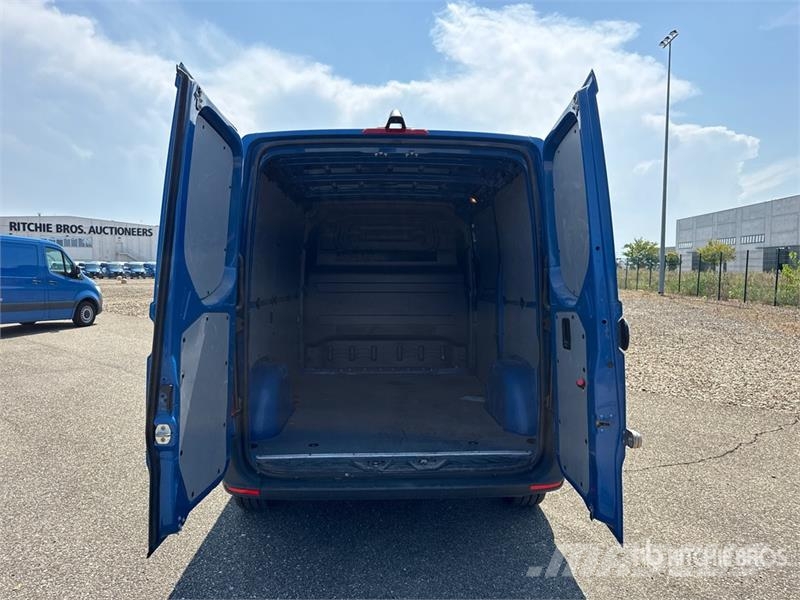 Mercedes-Benz Sprinter 211 CDi Cargo Van Utilitaire