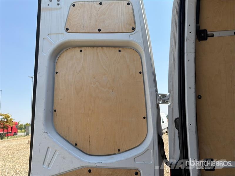 Mercedes-Benz Sprinter 311CDI Cargo Van Pakettiautot