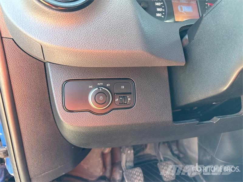 Mercedes-Benz Sprinter 211 CDi Cargo Van Utilitaire