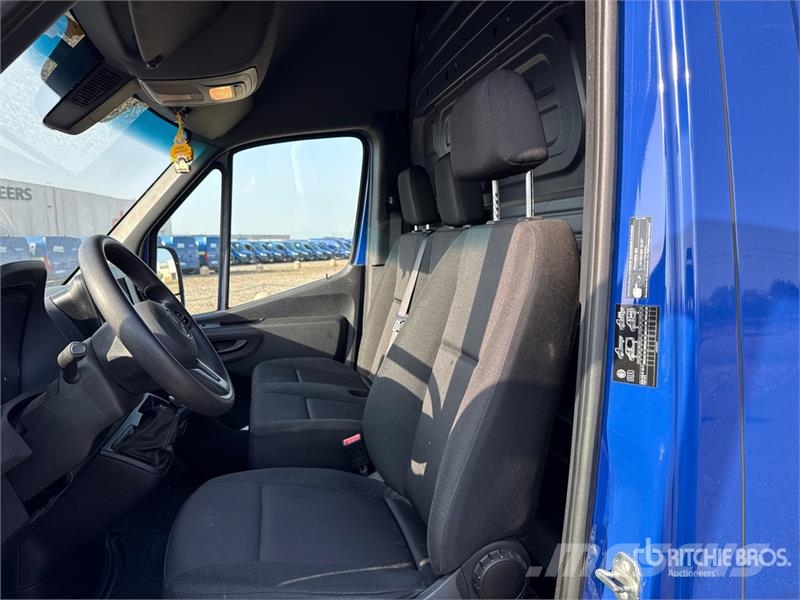 Mercedes-Benz Sprinter 311CDI Cargo Van Utilitaire