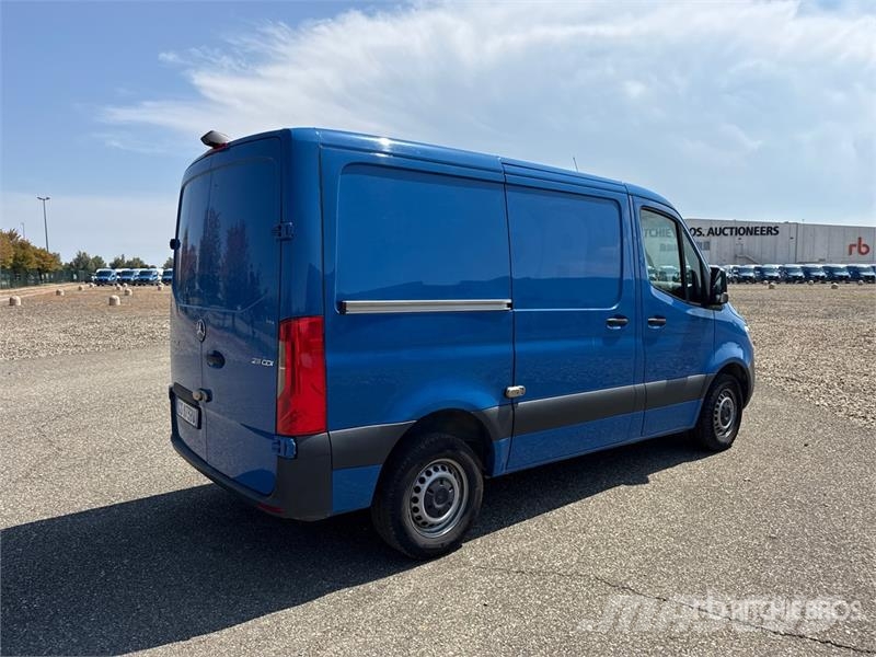 Mercedes-Benz Sprinter 211 CDi Cargo Van Utilitaire