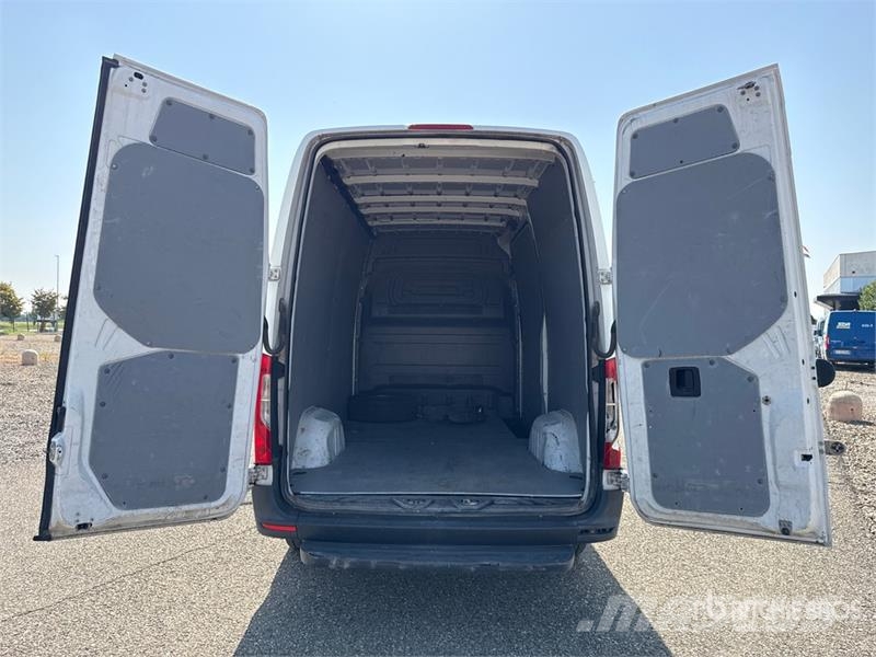 Mercedes-Benz Sprinter 314CDI Cargo Van Pakettiautot
