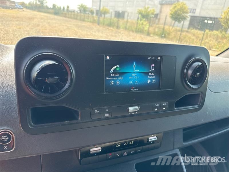 Mercedes-Benz Sprinter 311CDI Cargo Van Utilitaire