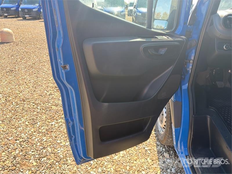 Mercedes-Benz Sprinter 211 CDi Cargo Van Utilitaire