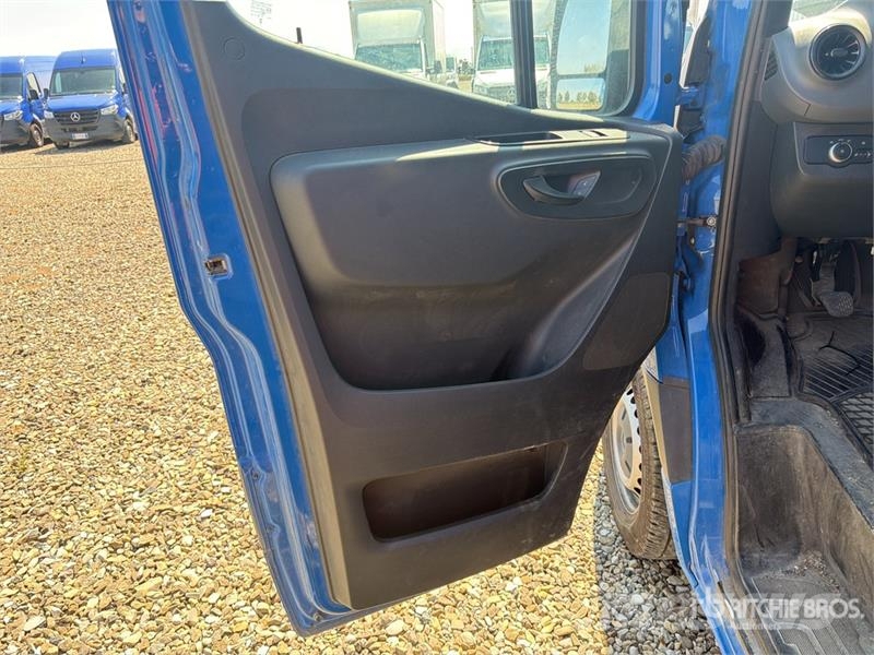 Mercedes-Benz Sprinter 211 CDi Cargo Van Lieferwagen