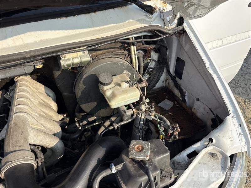 Mercedes-Benz SPRINTER Cargo Van (Inoperable) شاحنة مقفلة
