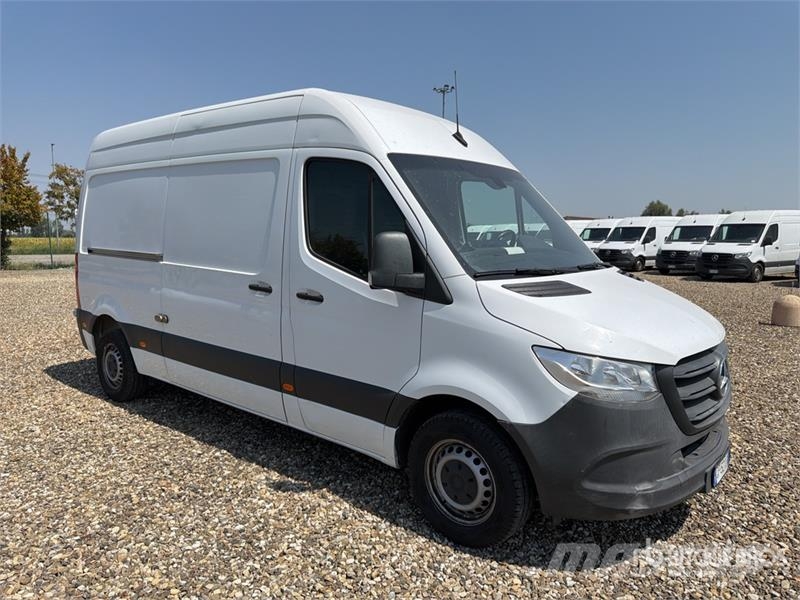 Mercedes-Benz Sprinter 311CDI Cargo Van Pakettiautot