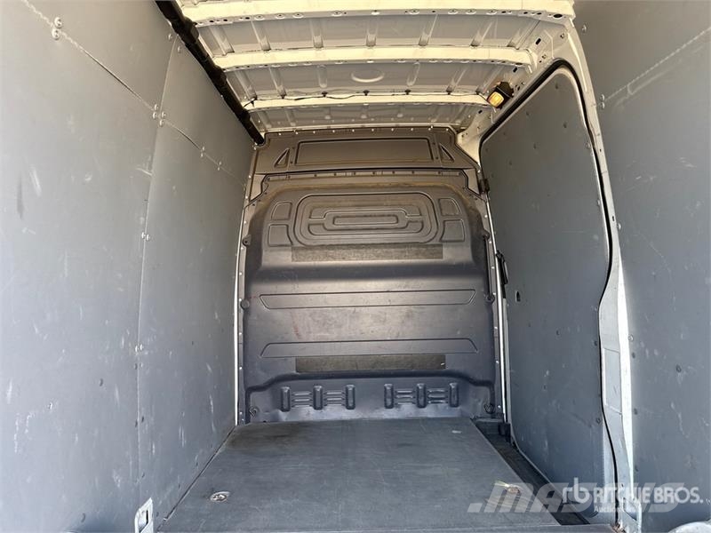 Mercedes-Benz Sprinter 314CDI Cargo Van Pakettiautot
