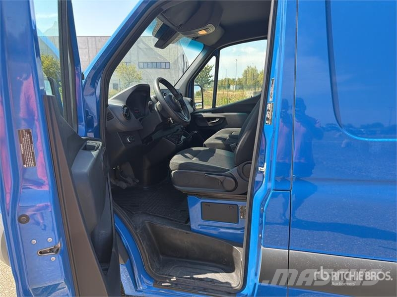 Mercedes-Benz Sprinter 211 CDi Cargo Van Lieferwagen