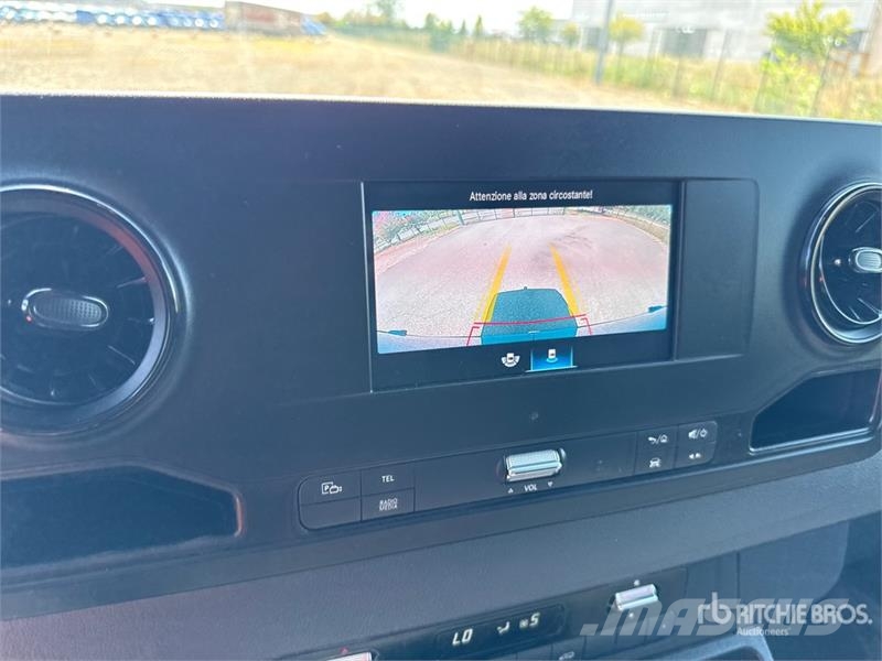 Mercedes-Benz Sprinter 211 CDi Cargo Van Utilitaire