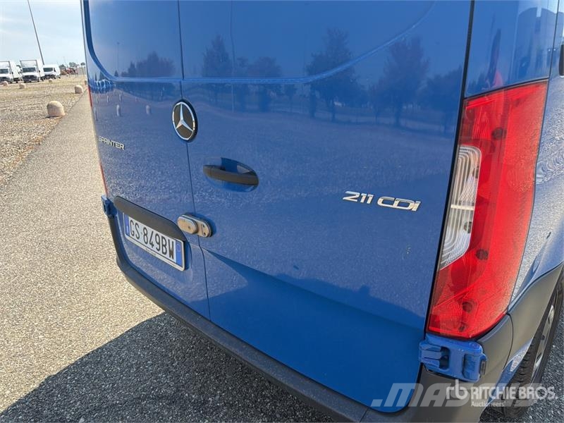 Mercedes-Benz Sprinter 211 CDi Cargo Van Lieferwagen