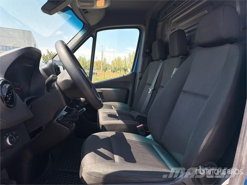 Mercedes-Benz Sprinter 211 CDi Cargo Van Lieferwagen