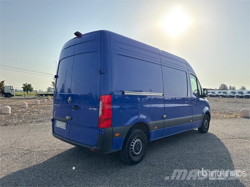 Mercedes-Benz Sprinter 311CDI Cargo Van Dodávky