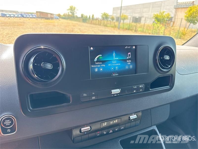 Mercedes-Benz Sprinter 211 CDi Cargo Van Utilitaire