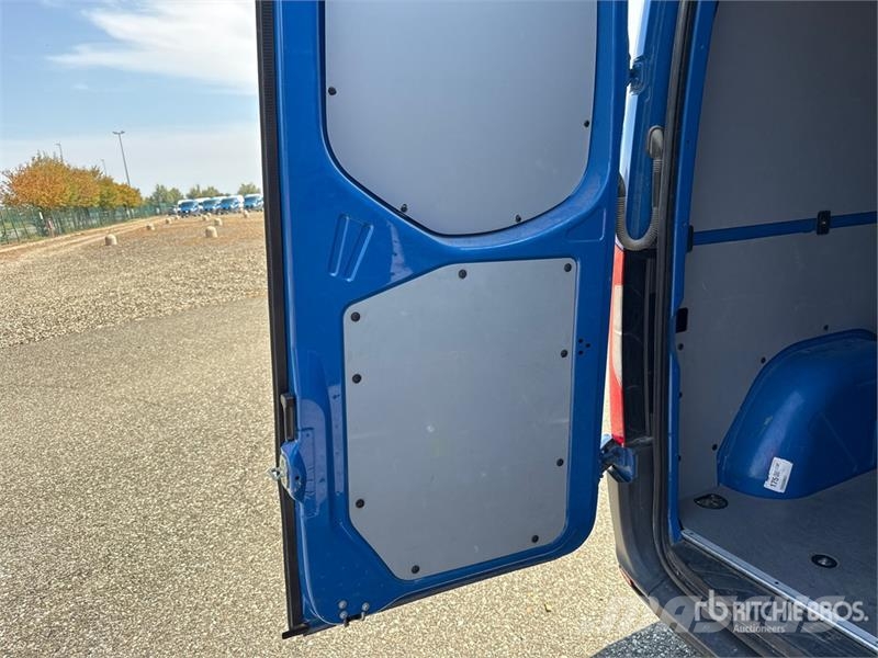 Mercedes-Benz Sprinter 211 CDi Cargo Van Utilitaire