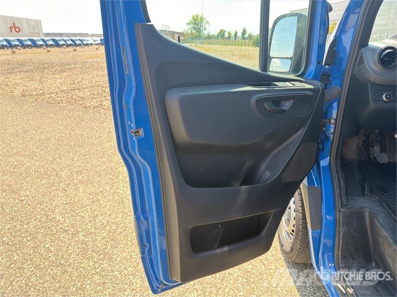 Mercedes-Benz Sprinter 211 CDi Cargo Van Lieferwagen