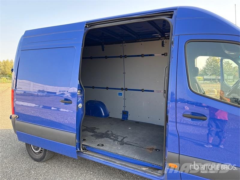 Mercedes-Benz Sprinter 311CDI Cargo Van Dodávky