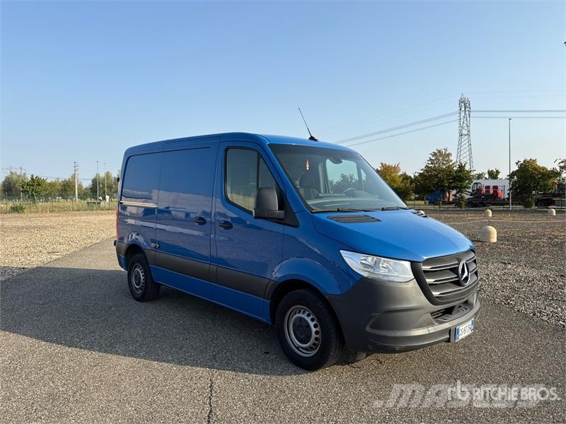 Mercedes-Benz Sprinter 211 CDi Cargo Van Utilitaire