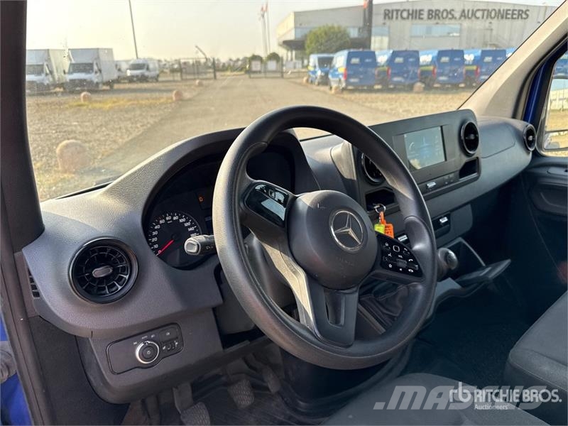 Mercedes-Benz Sprinter 311CDI Cargo Van Dodávky