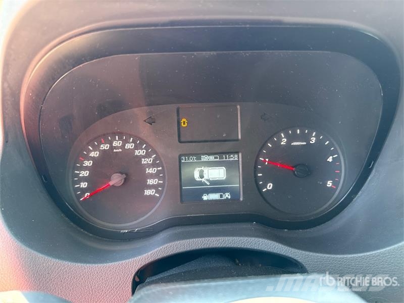 Mercedes-Benz Sprinter 211 CDi Cargo Van Utilitaire