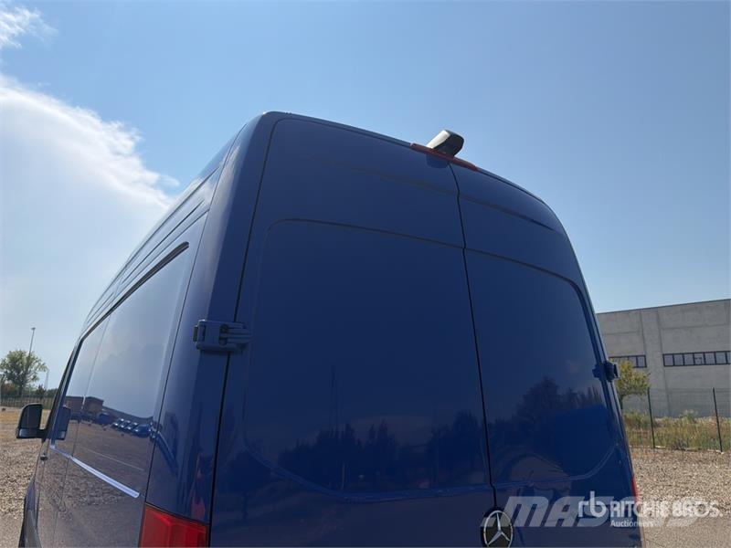 Mercedes-Benz Sprinter 311CDI Cargo Van Dodávky