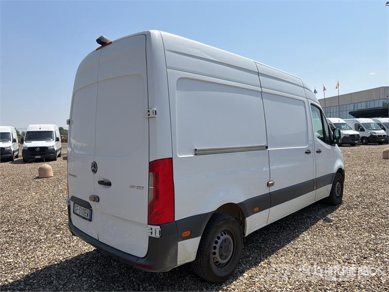 Mercedes-Benz Sprinter 311CDI Cargo Van Furgonetas cerradas