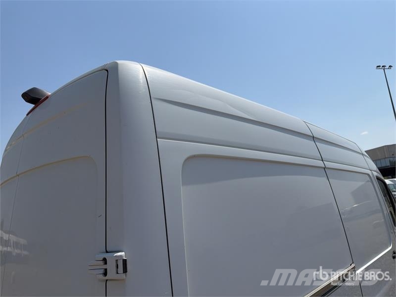 Mercedes-Benz Sprinter 311CDI Cargo Van Furgonetas cerradas