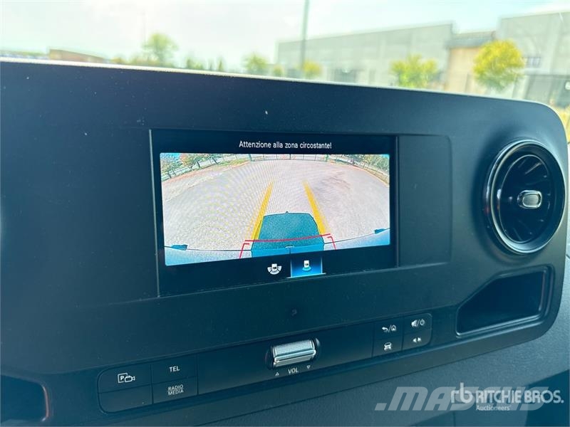 Mercedes-Benz Sprinter 211 CDi Cargo Van Utilitaire