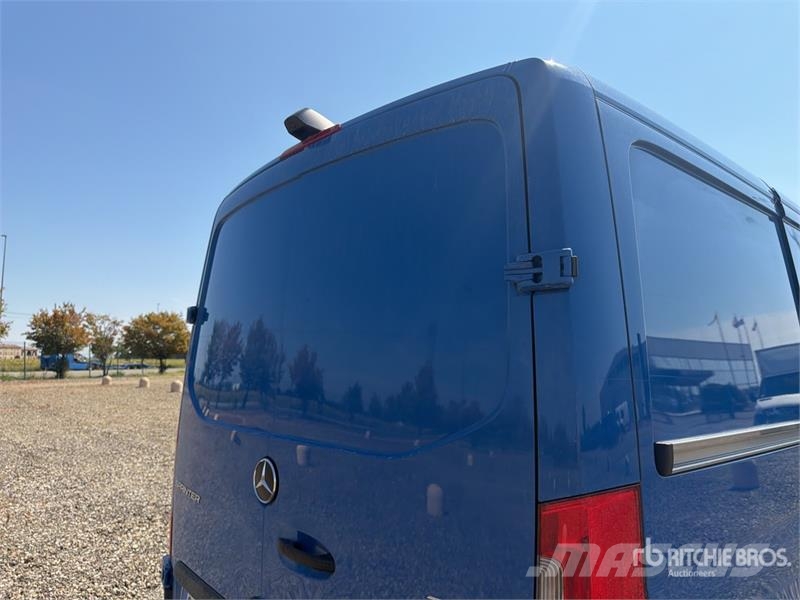 Mercedes-Benz Sprinter 211 CDi Cargo Van Lieferwagen