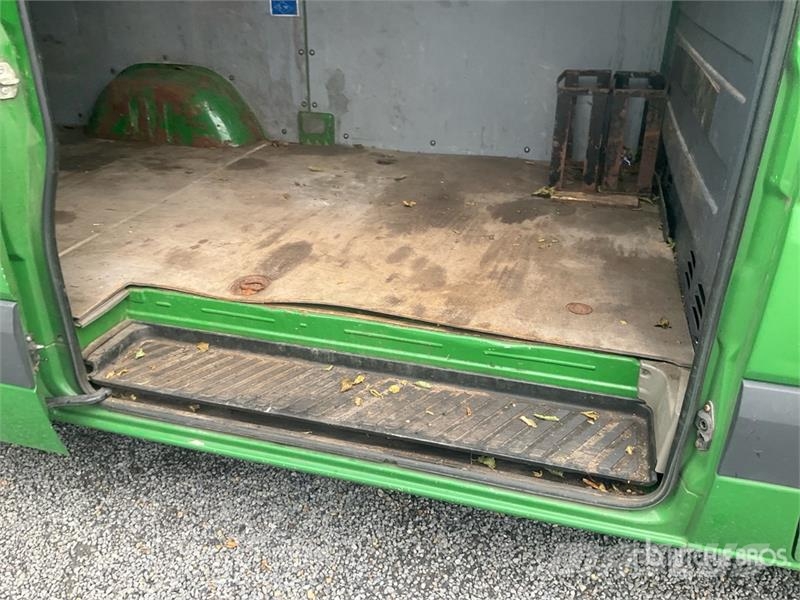 Mercedes-Benz Sprinter Cargo Van Panel vans