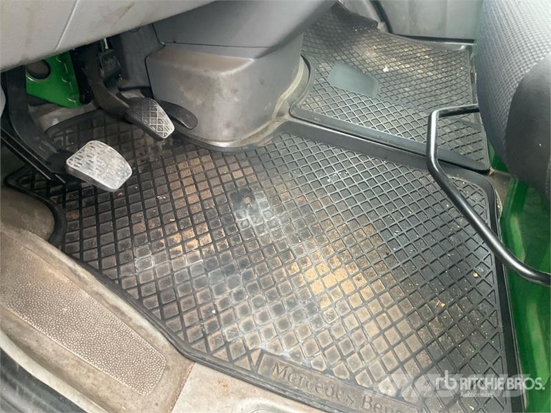 Mercedes-Benz Sprinter Cargo Van Panel vans