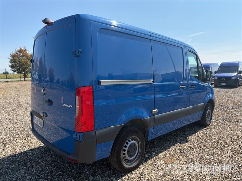 Mercedes-Benz Sprinter 211 CDi Cargo Van Utilitaire