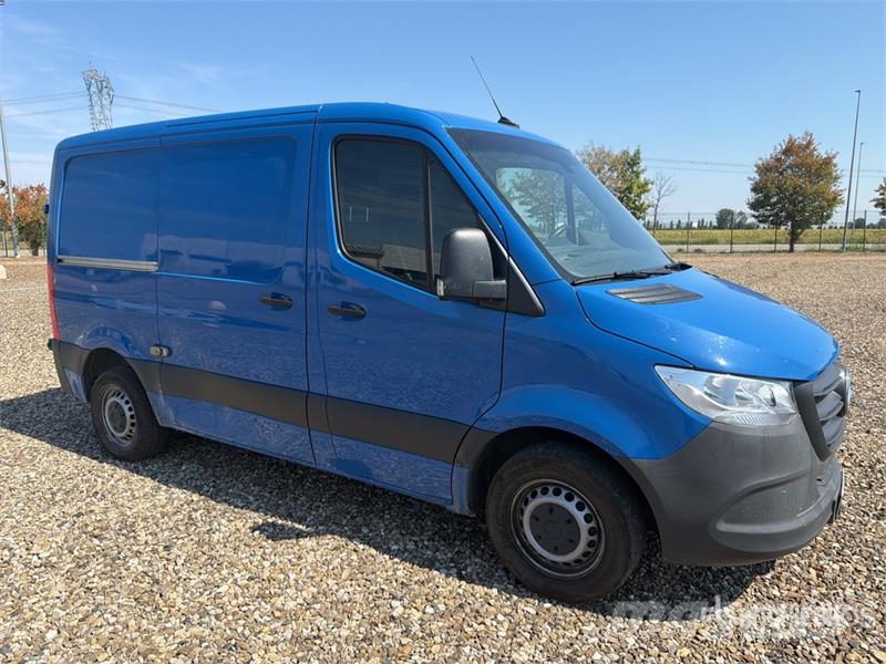 Mercedes-Benz Sprinter 211 CDi Cargo Van Lieferwagen